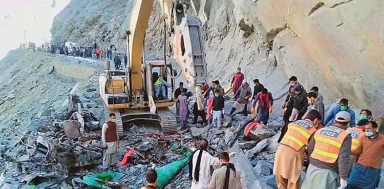 16 Killed As Land Slide Hits Passenger Bus In North Pakistan