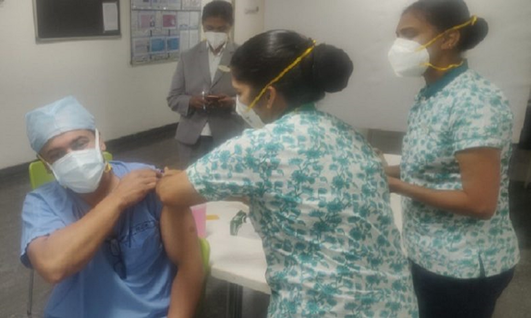 Chinese Nationals In Bangladesh Receive Second Sinopharm Vaccine Doses Under China’s “Spring Sprout” Programme