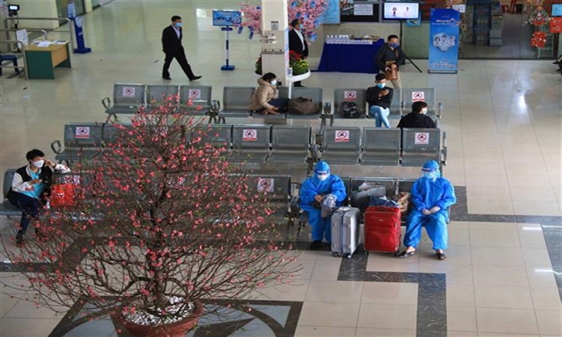 Vietnam Reports 14,929 New COVID-19 Cases, 2,218,137 In Total