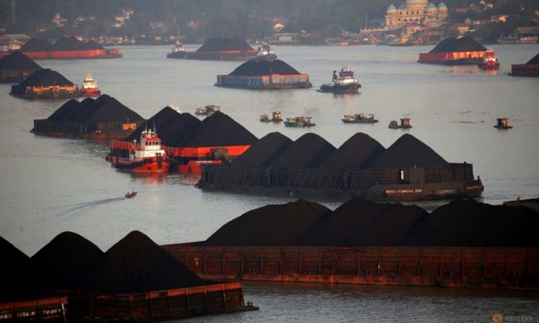 Indonesia Closes Coal Cargo Shipment Services Following Coal Export Ban