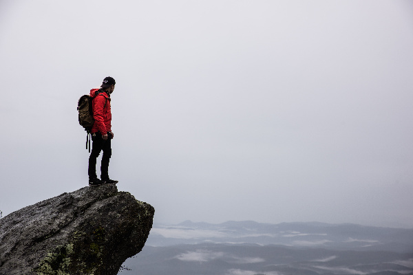 US: An Arizona hiker fell 700 feet to his death while trying to take a photo