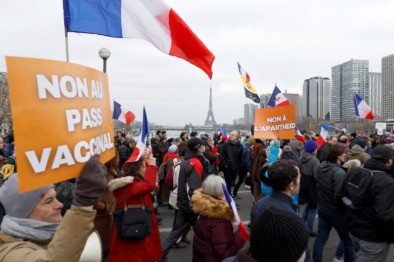 Covid-19: French vaccine pass opponents demonstrate