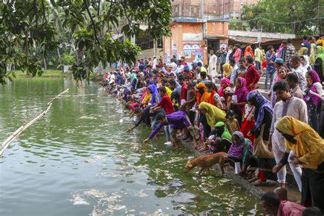 Bangladesh Cuts Quarantine Period, Lowers Minimum Age For Booster Shots