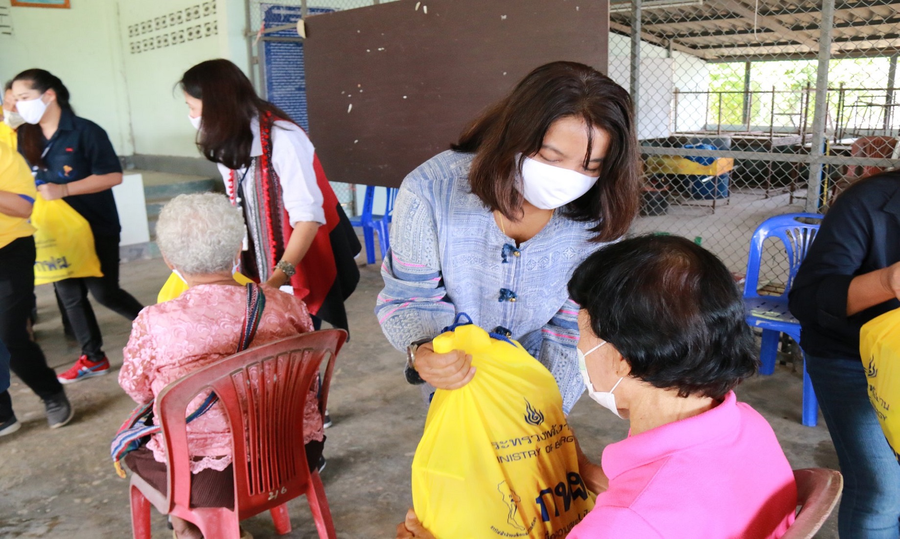 Vietnam Reports 16,035 New COVID-19 Cases, 1,930,428 In Total