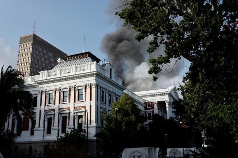 Fire at South African parliament in Cape Town