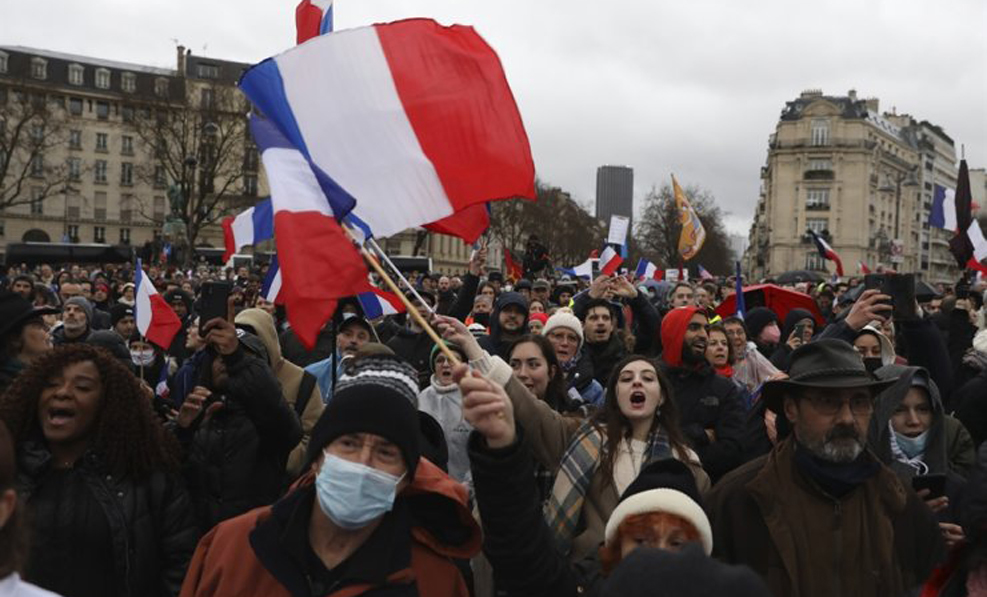 Covid-19: More than 100,000 march in France against vaccine requirements