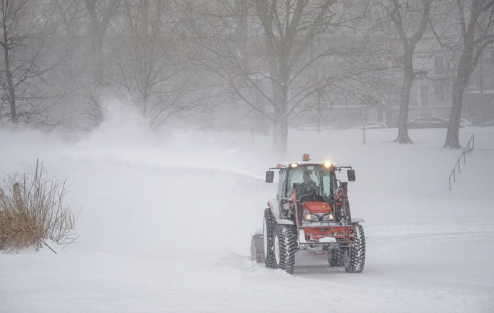 Travel woes as winter storm blankets eastern US and Canada