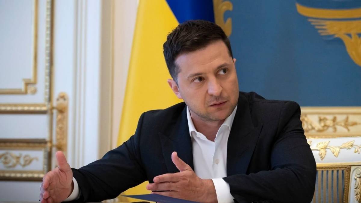 Ukraine leader urges West not to stir ‘panic’ over Russia tensions