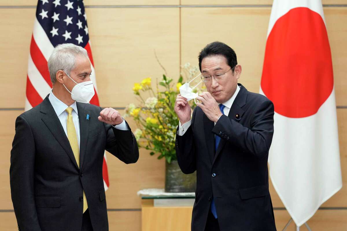 Japanese PM, New U.S. Envoy Hold Brief Meeting For First Time