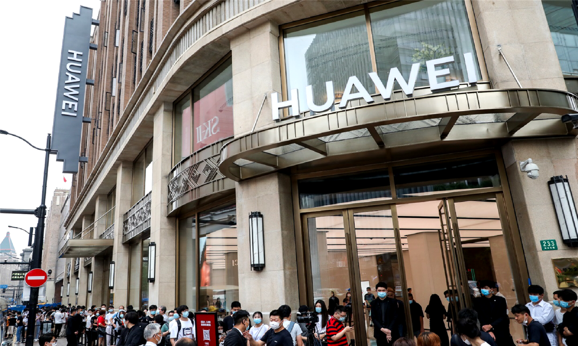 Huawei Launches Its Largest Overseas Store In Riyadh