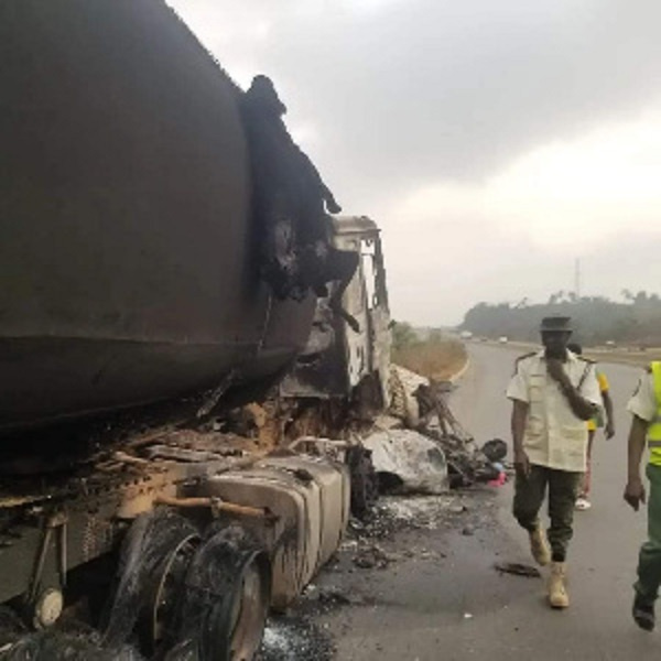 Nigeria: 17 burnt to death as petrol tanker catches fire following road accident