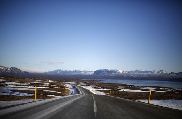 Missing tourist plane found at bottom of lake in Iceland, 4 on board