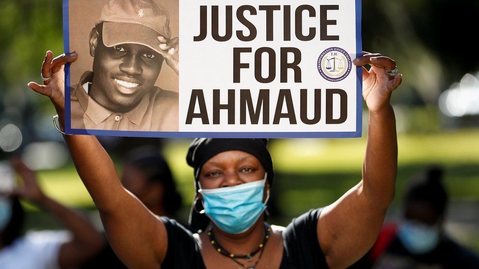 US racism: Judge rejects plea deals for murderers of black jogger