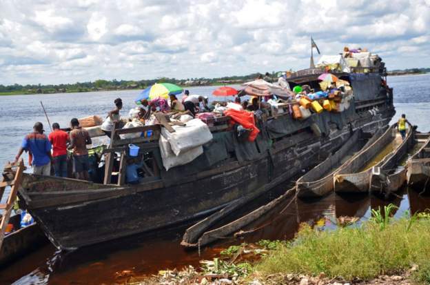 At least 20 dead in boat fire at Congo River port