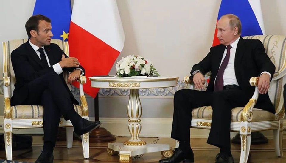 Update: Russian Pres Putin says ready for compromise after talks with Macron on Ukraine