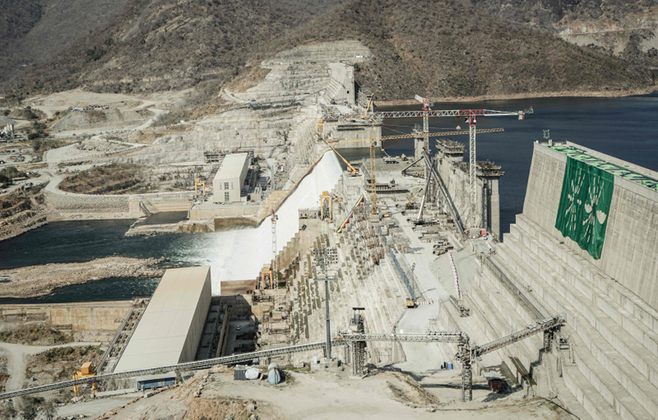 Ethiopia PM inaugurates electricity production at Nile mega-dam