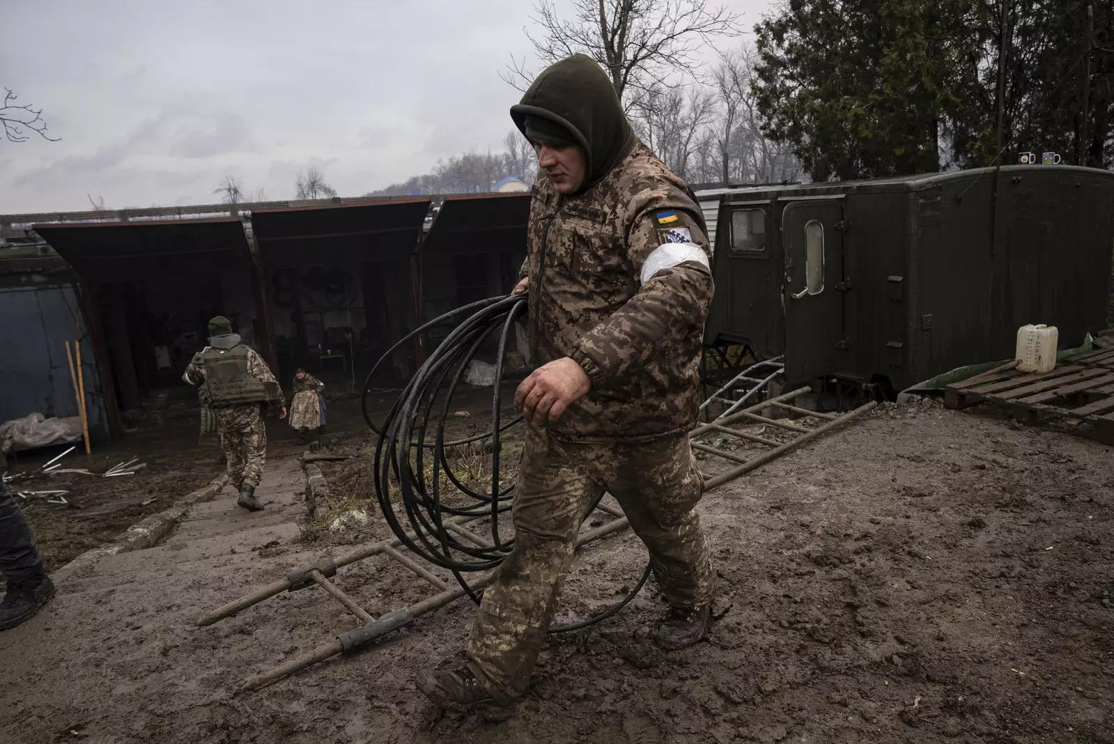 Ukraine military plane with 14 aboard crashes near Kyiv: emergency service