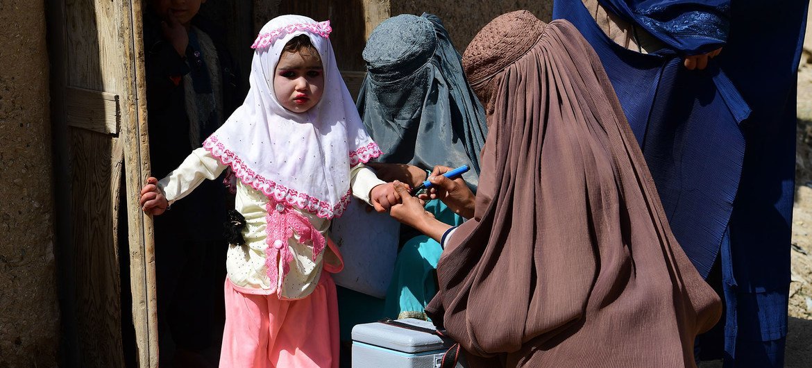 8 polio-vaccination team members in Afghanistan slain: UN