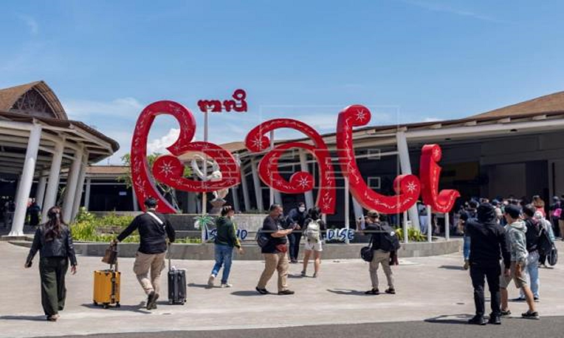 Bali Reopens Int’l Flights For Global Tourists Amid Surging COVID-19 Cases