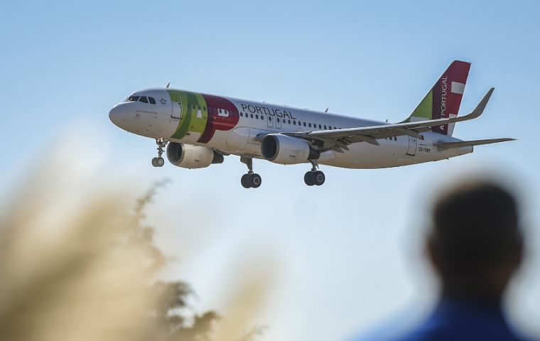 Venezuela allows flights to and from Portugal to resume