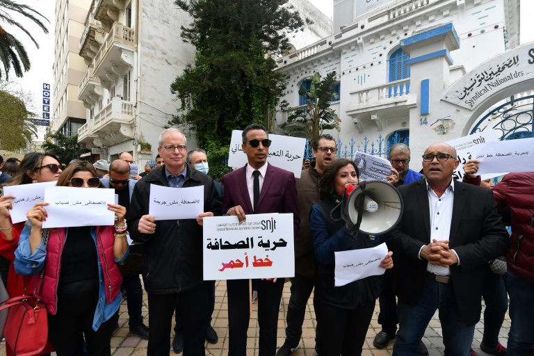 Tunisians protest over detained journalist