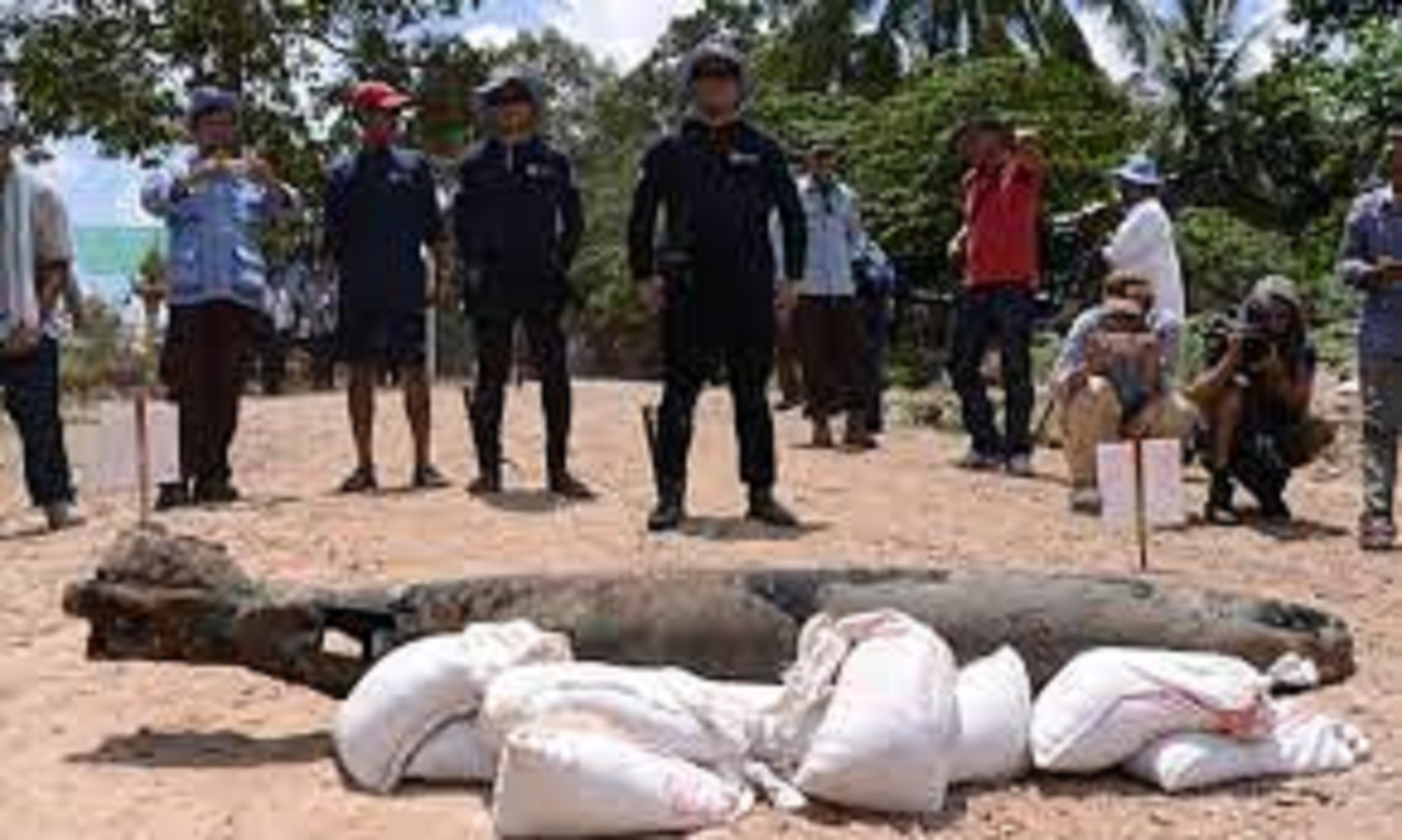 Cambodia Recovers War-Left Aerial Bomb From Riverbed