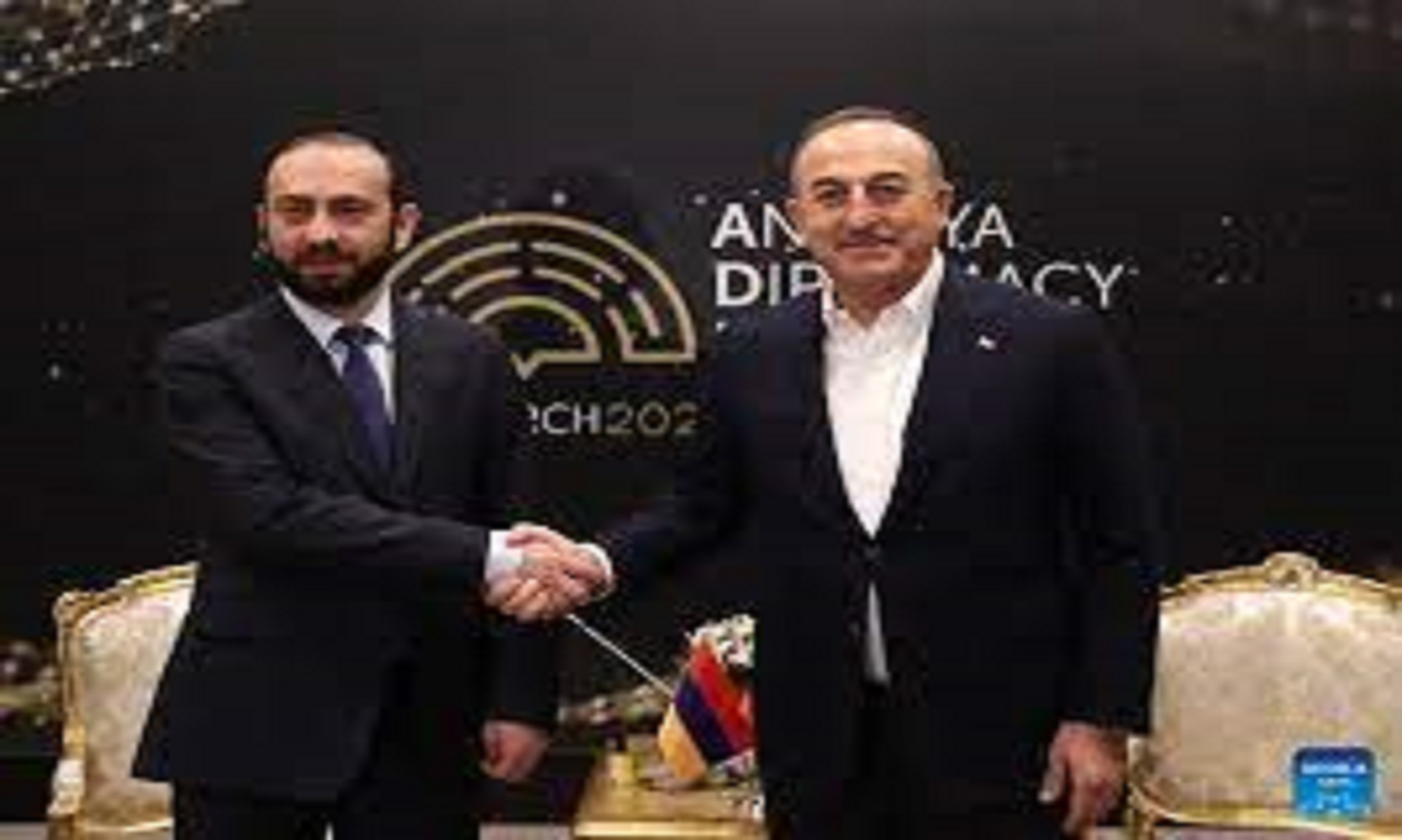 Turkish, Armenian FMs Discuss Ways To End Decades-Old Hostilities