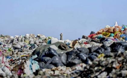 UN agrees to create binding global treaty on plastic trash