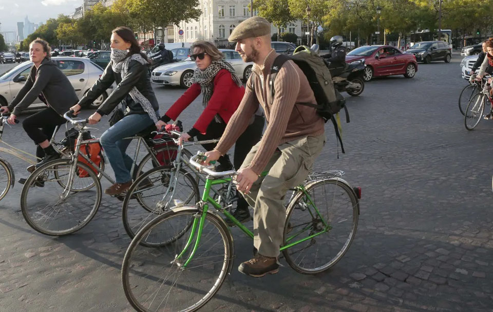 UN adopts resolution promoting bicycles to combat climate change