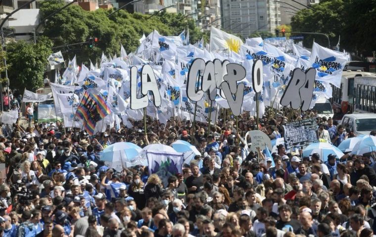 Thousands of Argentines march 46 years after coup d’état