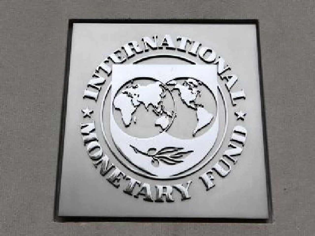 IMF approves 44-bln-USD loan for Argentina to tackle inflation, boost growth