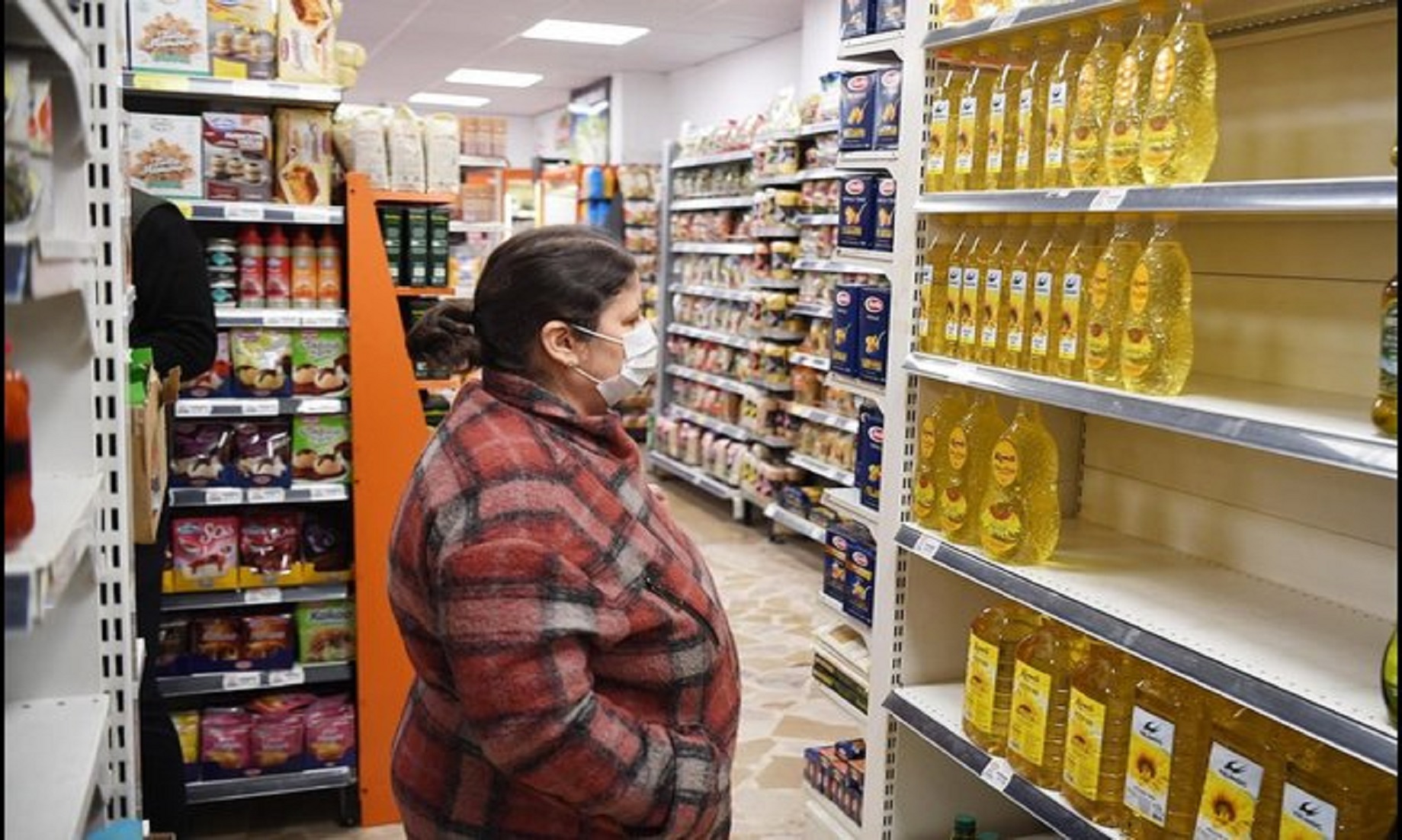 Turks Queuing Up To Buy Sunflower Oil Amid Stockpiling, Price-Hike Talk