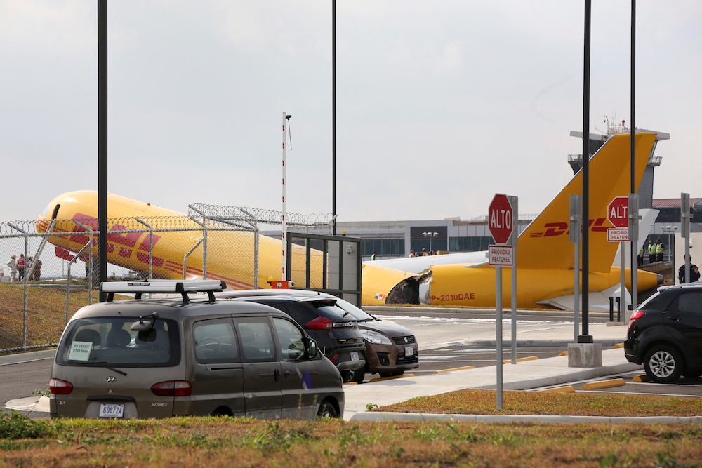 Cargo plane breaks in two during emergency landing in Costa Rica