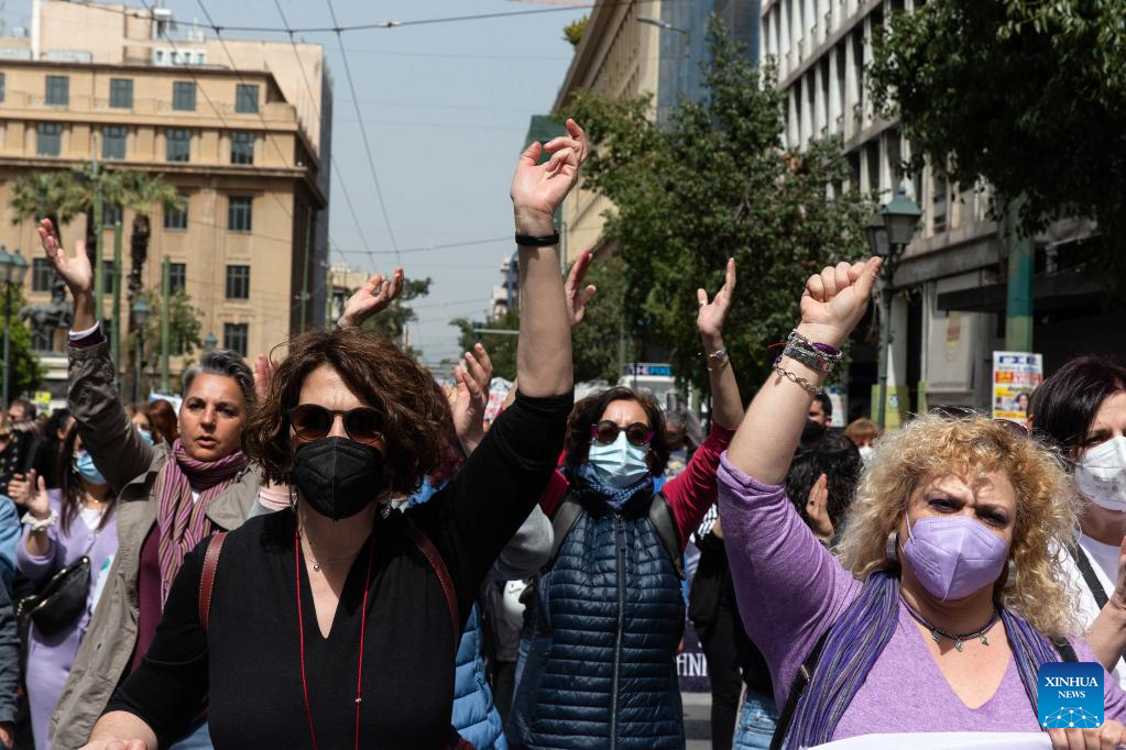 Greek workers stage 24-hour general strike over high prices