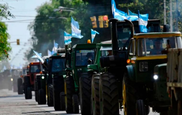 Argentina: Rural producers to stage tractor caravan protest in Buenos Aires