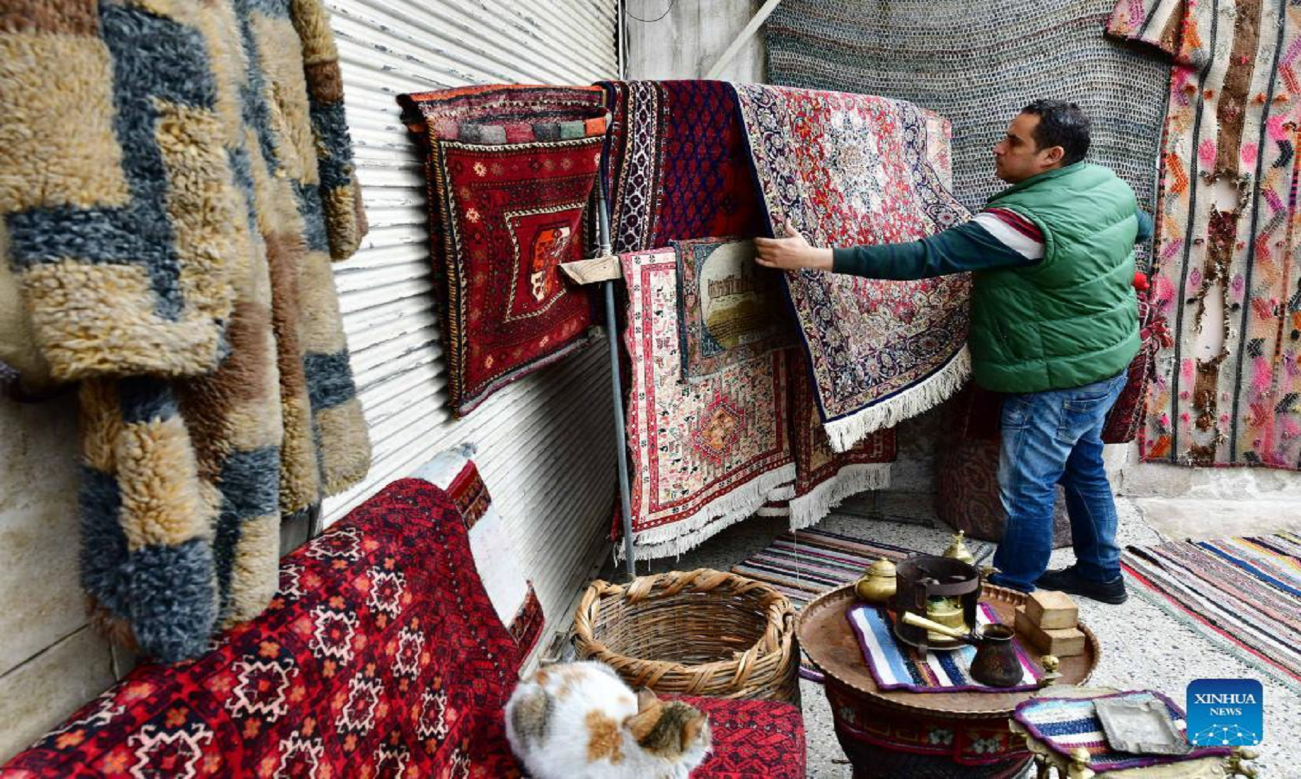 Feature: Carpet Repair Booms In Syria’s Aleppo Amid Economic Crisis