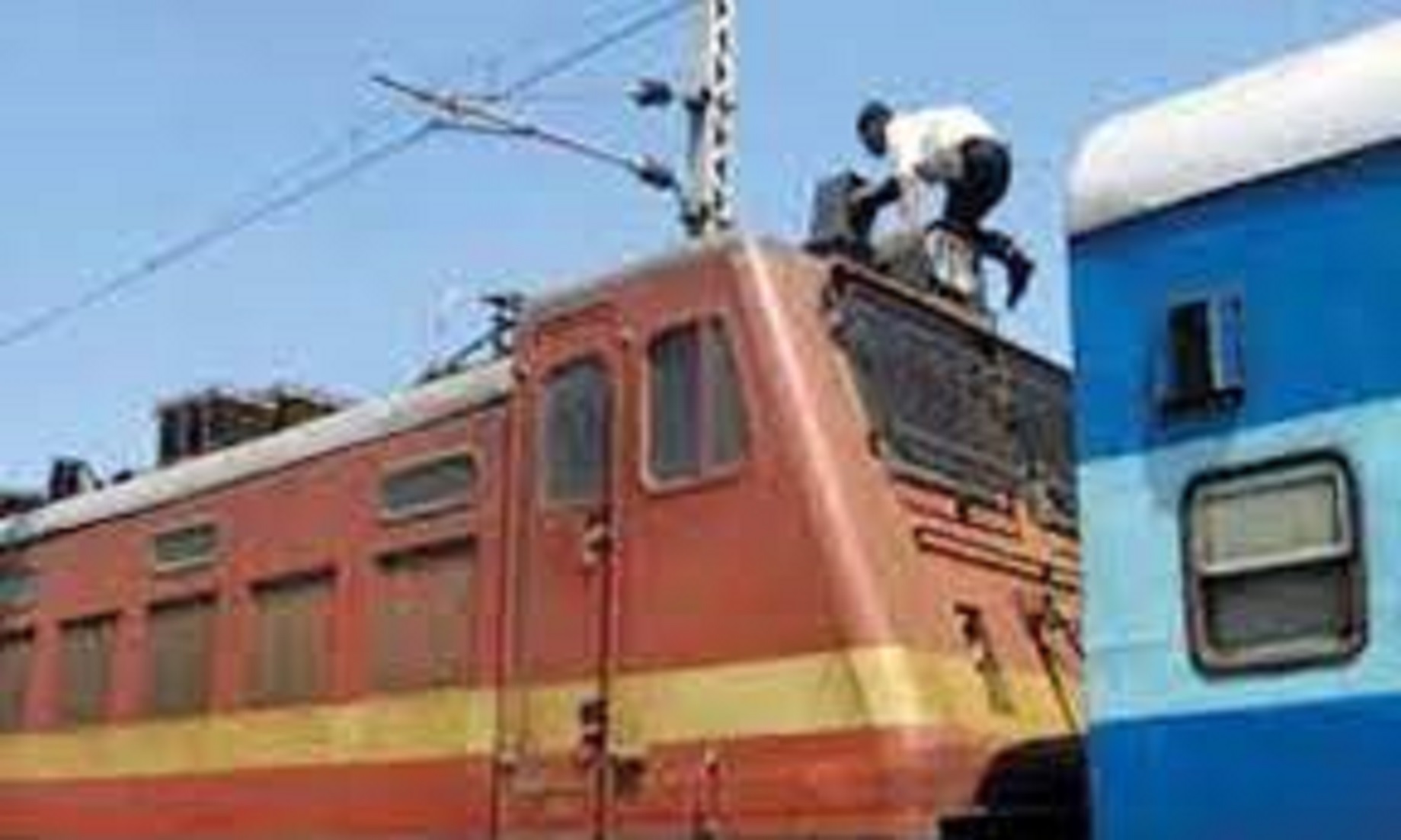 Indian Teenager Electrocuted After Climbing Train Engine For Selfie