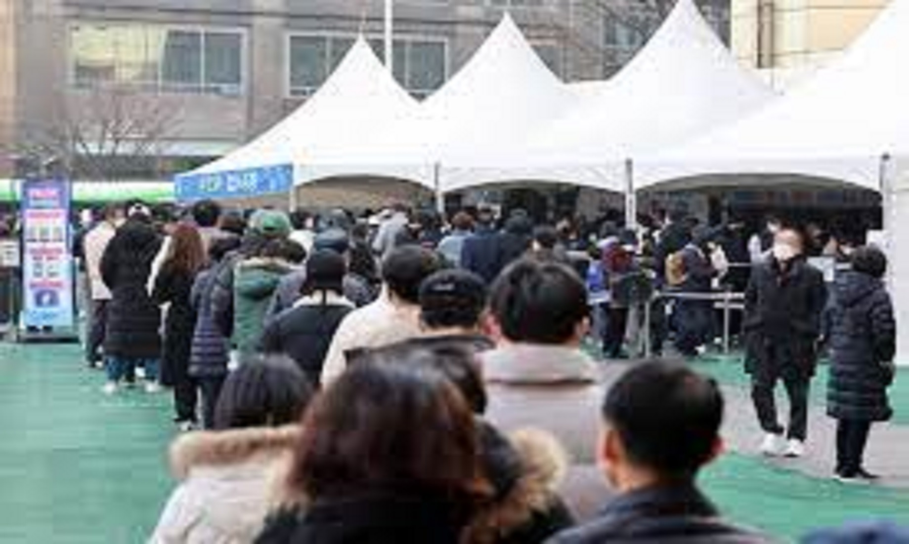 S.Korea Reports 266,135 New COVID-19 Cases