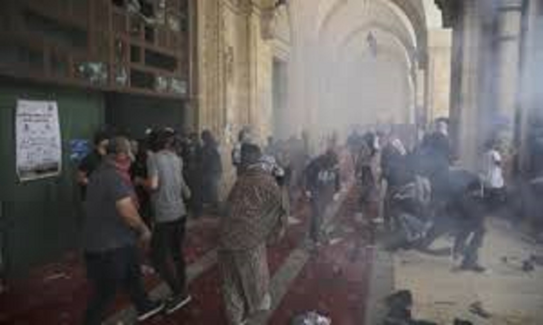 Clashes Erupt At Al-Aqsa Mosque In Jerusalem, Over 100 Palestinians Injured