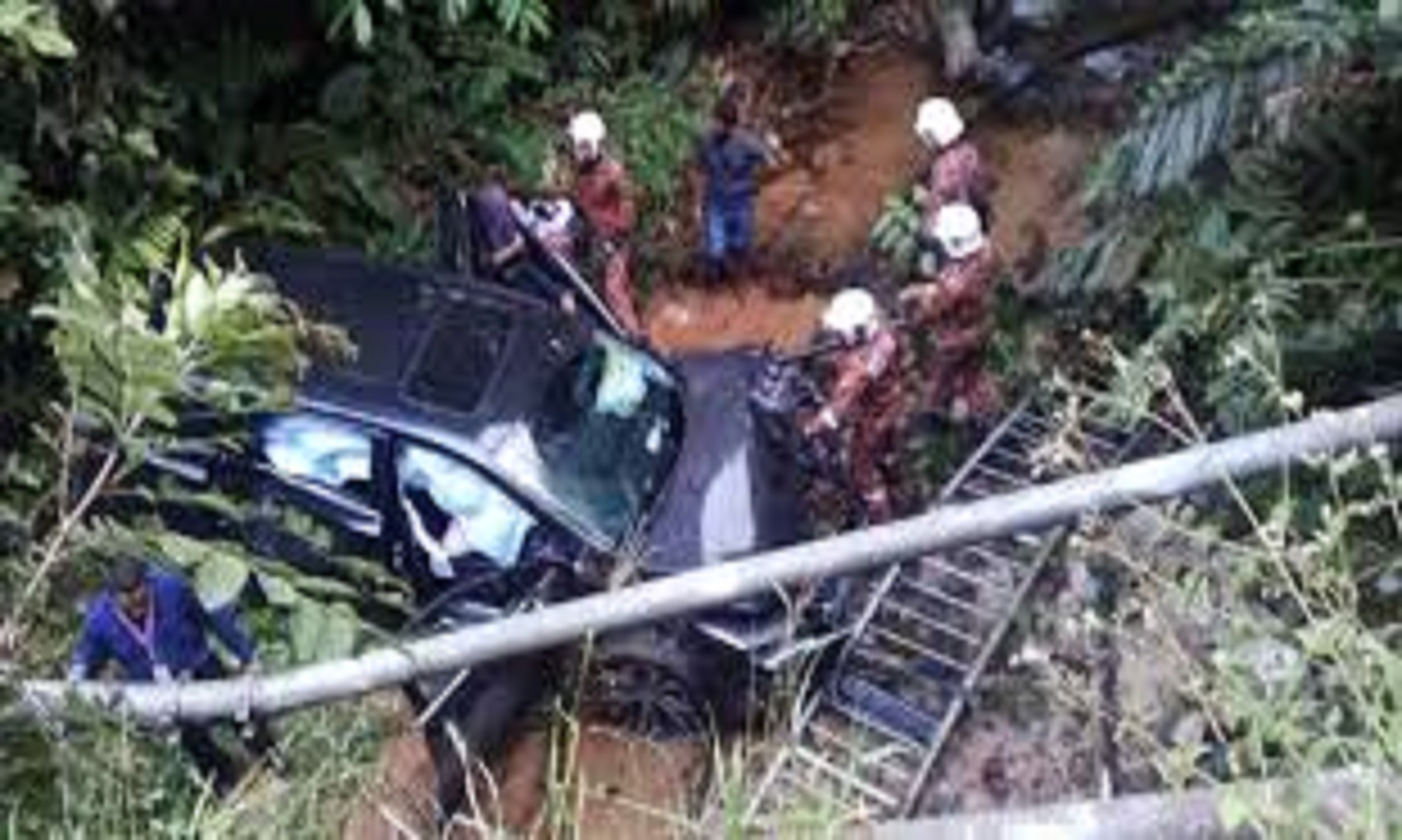 Four Dead After Car Plunges Into Ravine In Northern Philippines