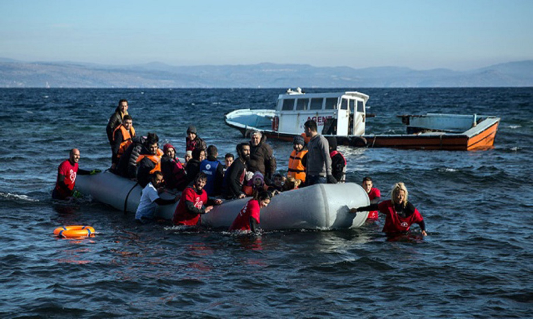 Update: Lebanon’s Army Rescues 30 People Off Sinking Boat, Recovers Two Bodies