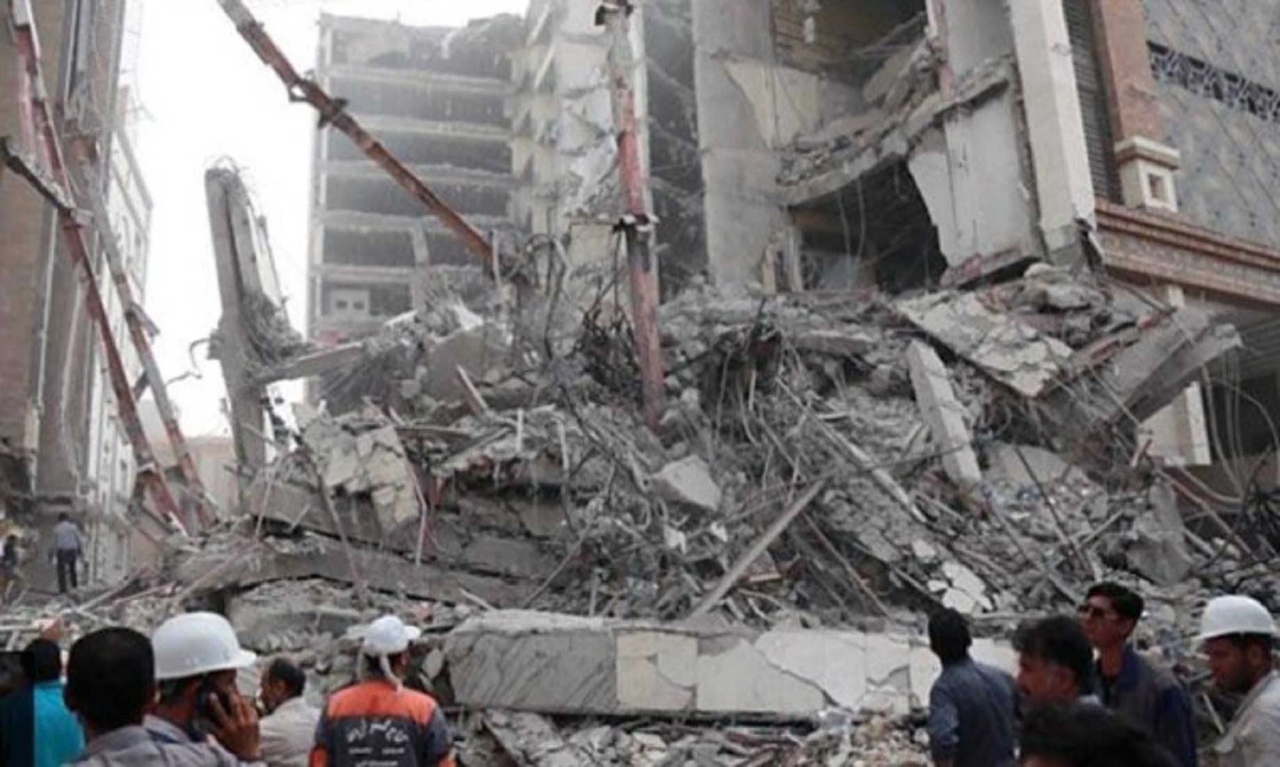 Update: Death Toll Rises To 28 In Building Collapse In SW Iran