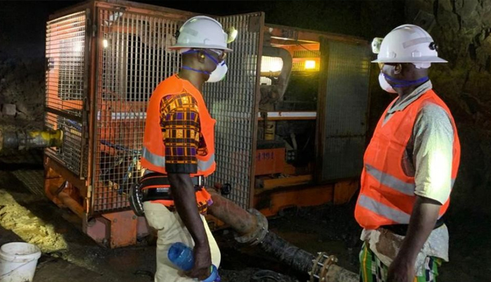 Burkina Faso trapped miners: Families have hope after three weeks