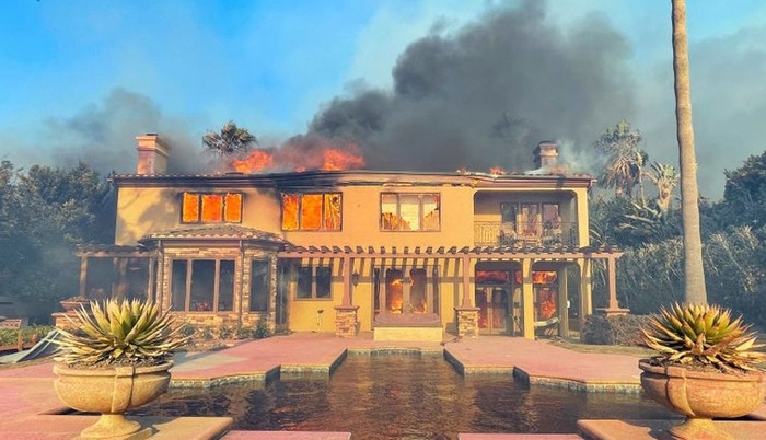 US wildfires: California mansions burn as Orange County fires spread; New Mexico’s wildfires continue threatening communities, businesses