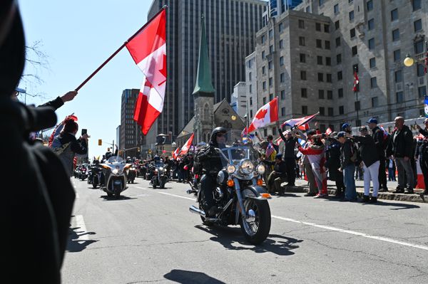 Heavy police presence keeps motorcycle protest controlled in Ottawa