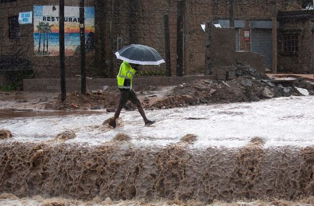 South Africa: Hundreds evacuated amid renewed flooding in coastal province