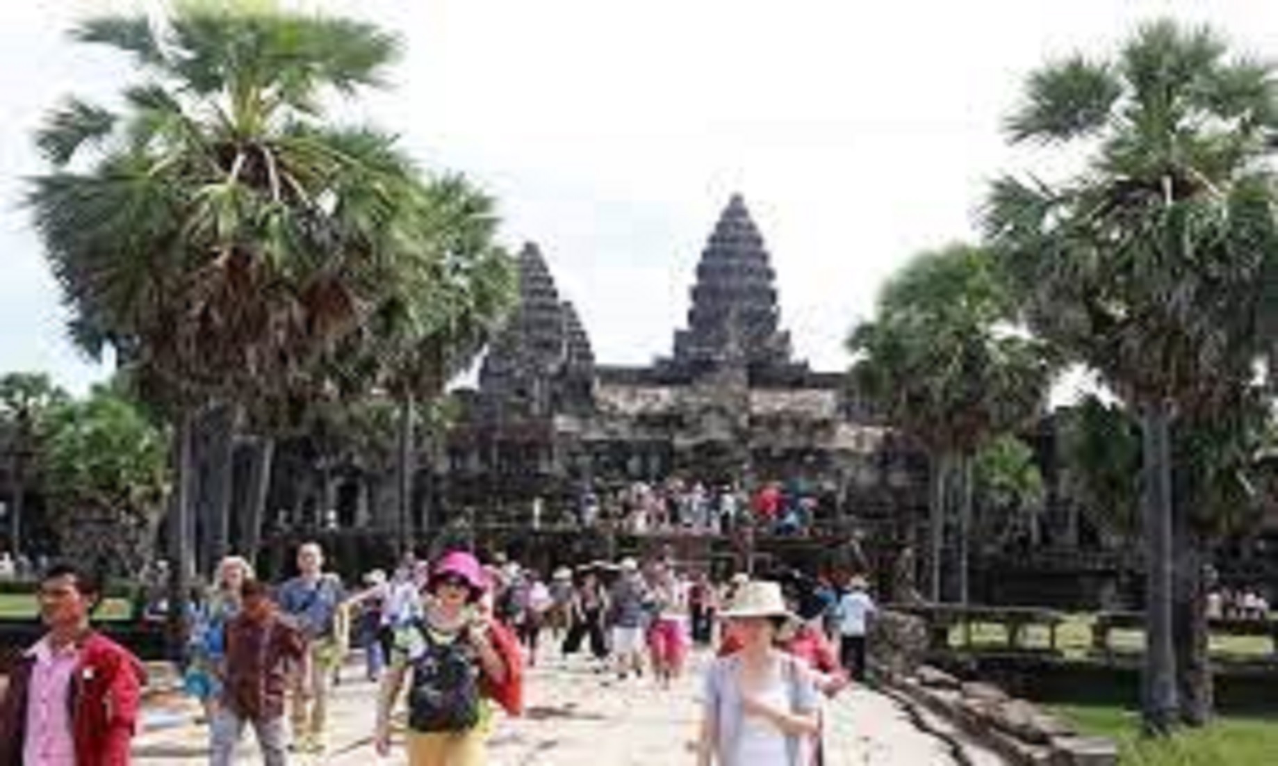 Int’l Tourists To Cambodia’s Angkor Up Six Fold In First Four Months Of This Year