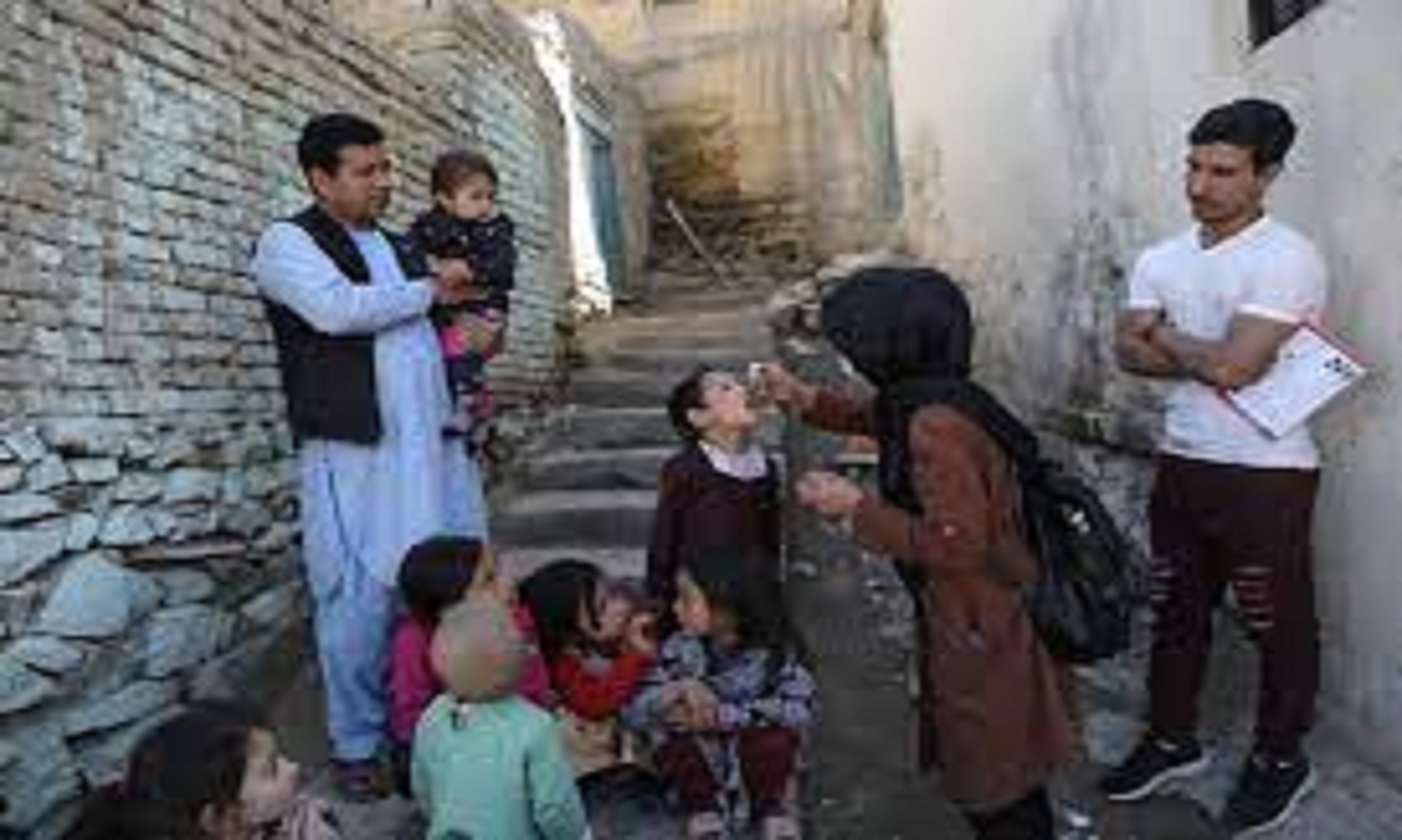 Pakistani PM Kicks Off Nationwide Anti-Polio Campaign As New Cases Emerge