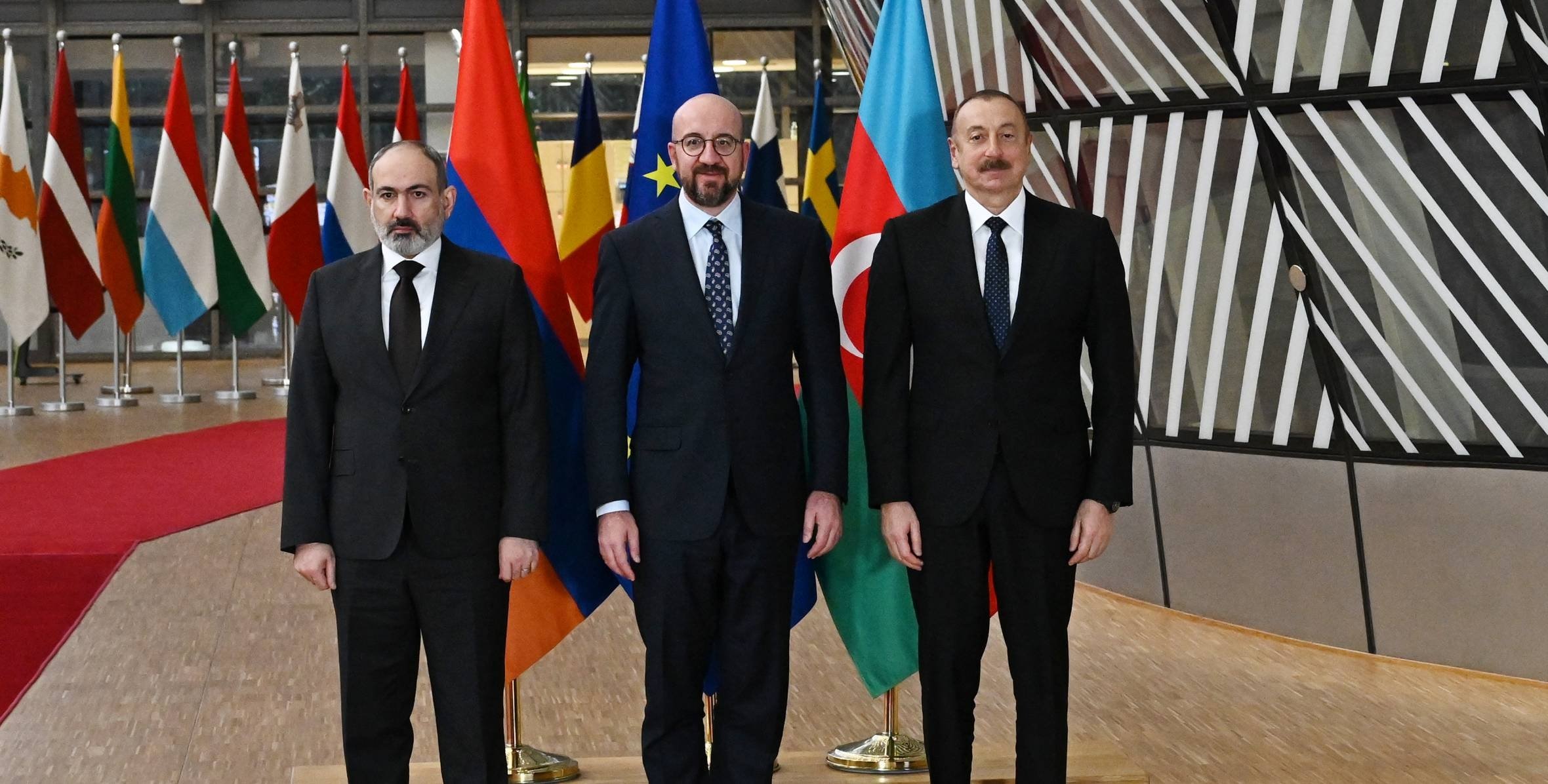 Armenia, Azerbaijan leaders discuss ‘peace treaty’ over Nagorno-Karabakh