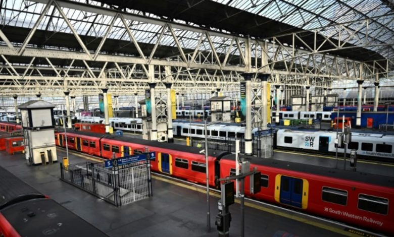 Fresh transport strikes hit UK, Europe